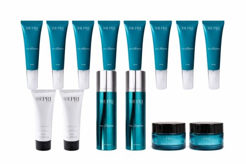 8 db alapozó + 2 db Báziskrém + 2 db lemosó- arcradír+ 2db púder